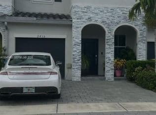 3-bedroom Townhouse — 2615 SE 12th St, Homestead, 33035