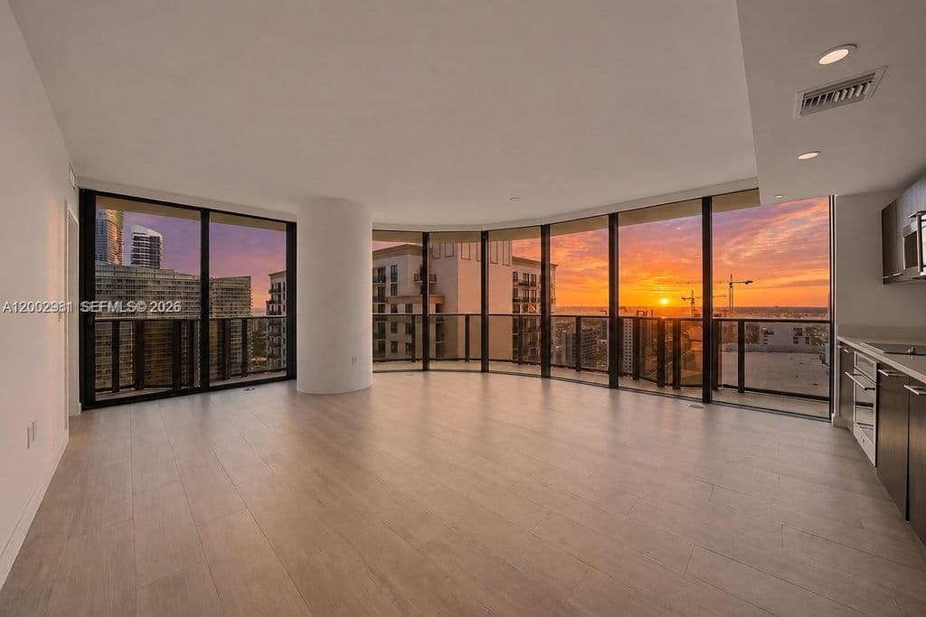 2+1 Condo — 55 SW 9th St APT 3106