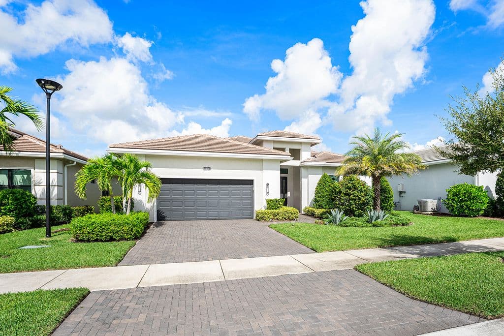 3+1 Müstakil ev — 5395 St Vincent Lane