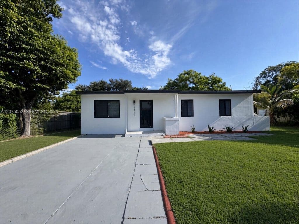 4-bedroom Single-Family Home — 1119 NW 11th Ct