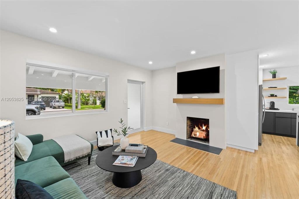 2+1 Müstakil ev — 829 Granada Groves Ct