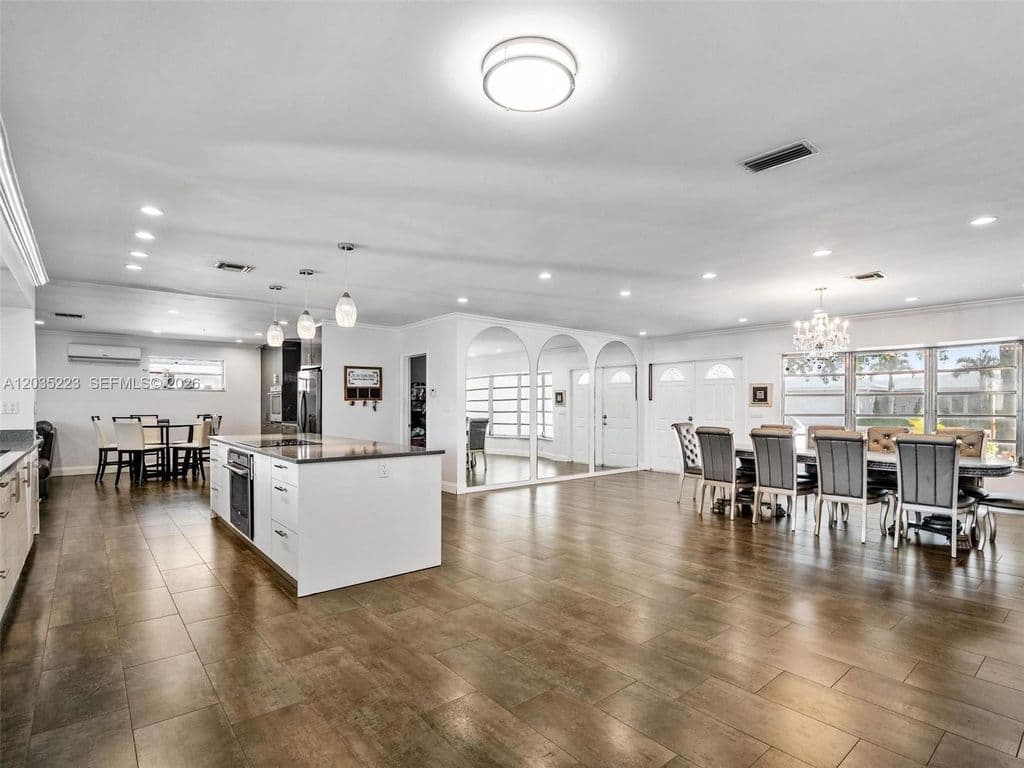 4+1 Müstakil ev — 3610 N 53rd Ave