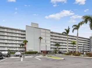 2-bedroom Condo — 5500 NW 2nd Avenue #121, Boca Raton, 33487
