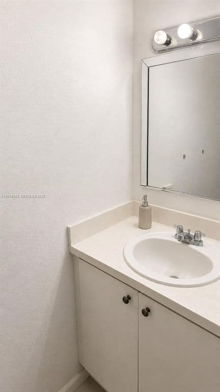 2-bedroom Condo — 17911 NW 68th Ave APT M201