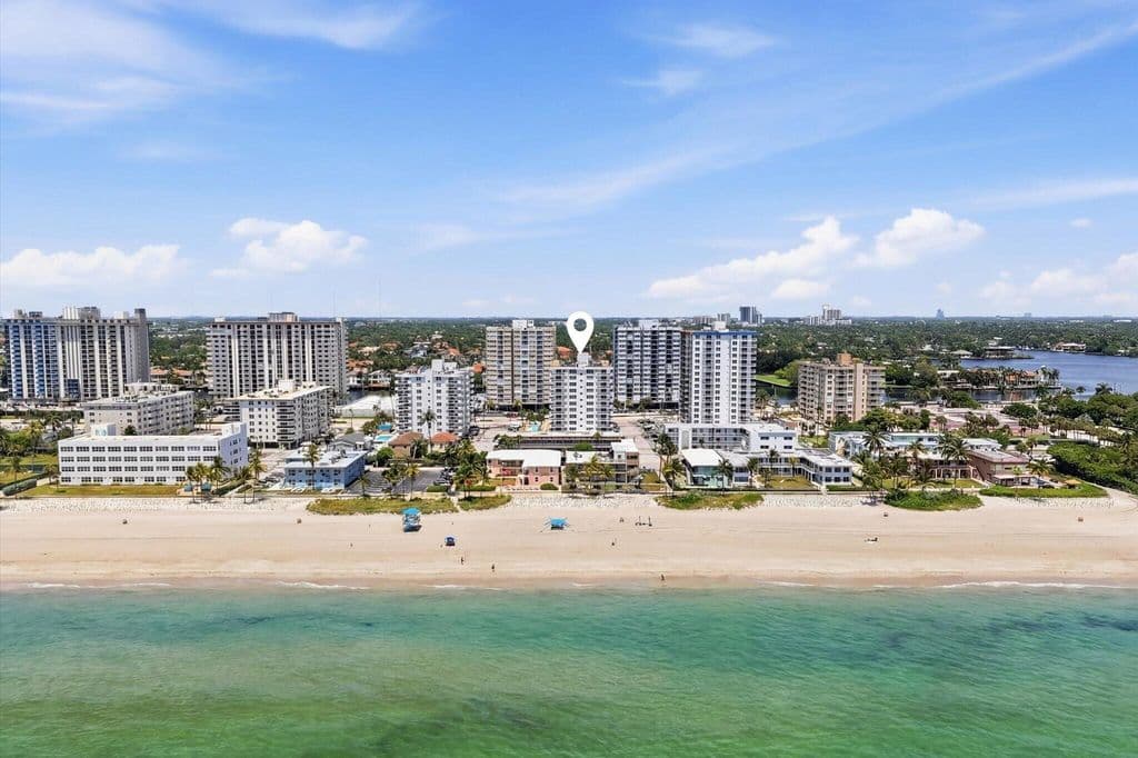 2+1 Condo — 1601 S Ocean Drive #506