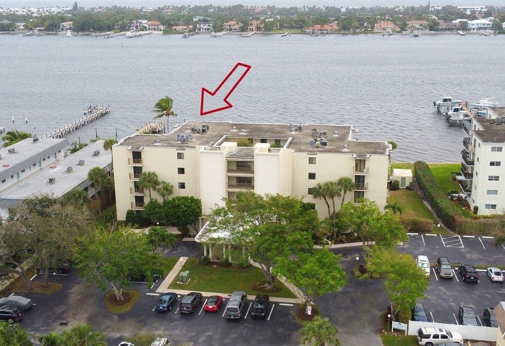 2+1 Condo — 1202 S Lake Drive #502
