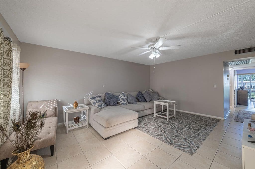 2+1 Condo — 1902 Bermuda Circle