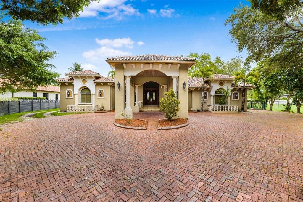 5+1 Müstakil ev — 7761 SW 122nd Ave