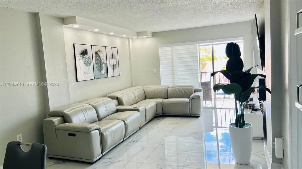 3-bedroom Condo — 14250 SW 62nd St APT 319