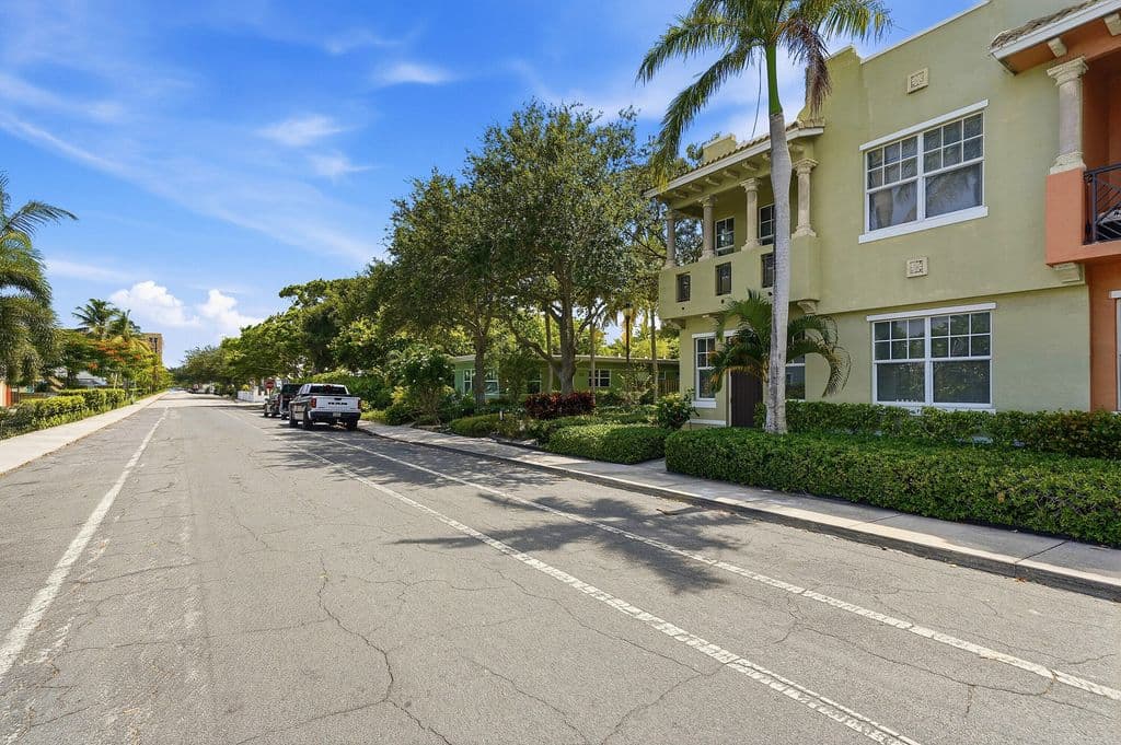 3-bedroom Property — 219 N L Street #100
