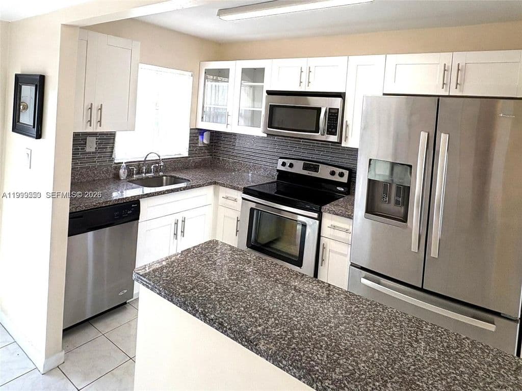 2+1 Condo — 8901 Sunrise Lakes Blvd APT 204