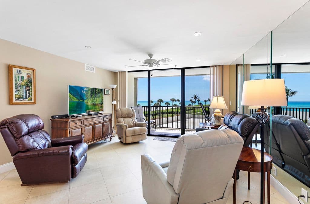 2+1 Condo — 400 Ocean Trail Way #303