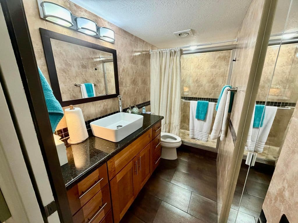 2-bedroom Condo — 2004 GRANADA Drive #M3