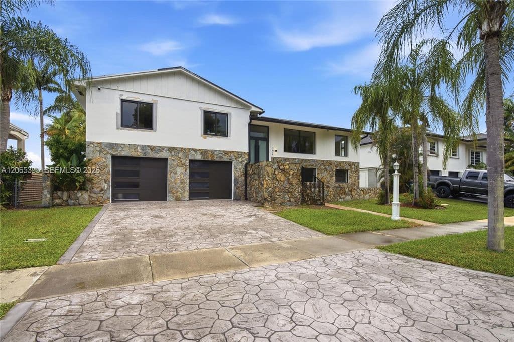 4+1 Müstakil ev — 7914 SW 199th Ter