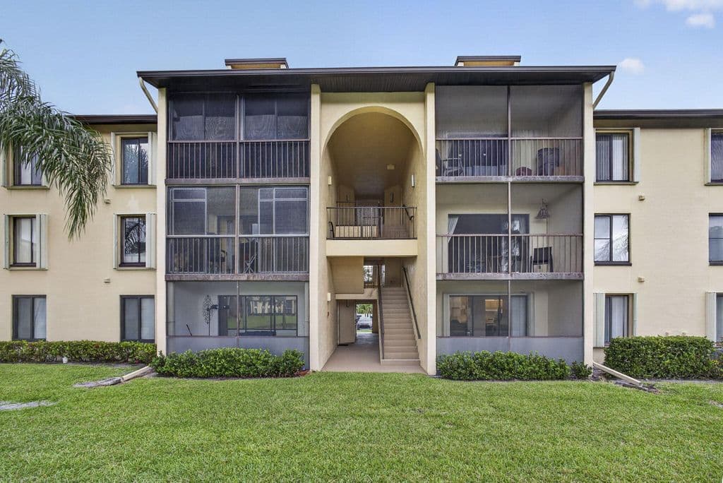 2+1 Condo — 812 Sky Pine Way #G1