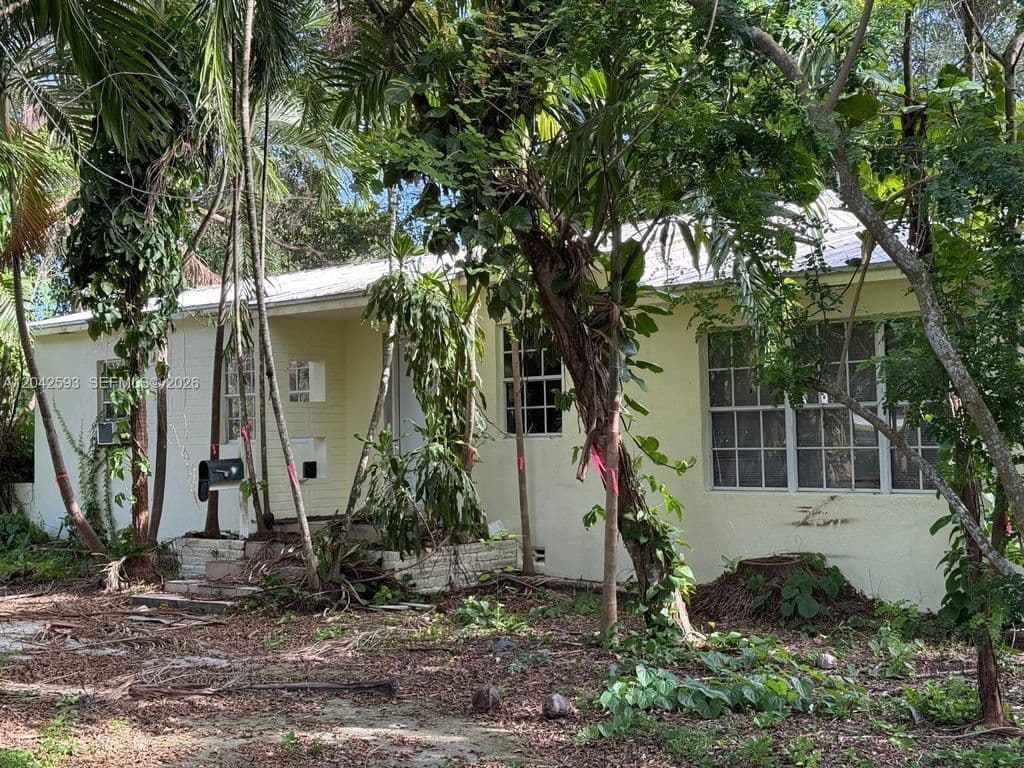2+1 Müstakil ev — 6600 SW 64th Ct