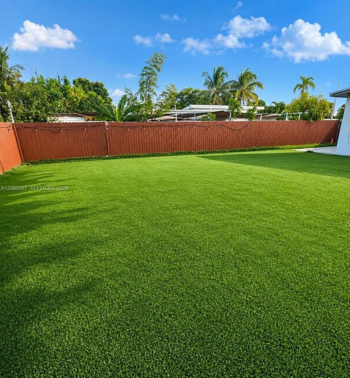 4+1 Müstakil ev — 12445 NW 20th Ave