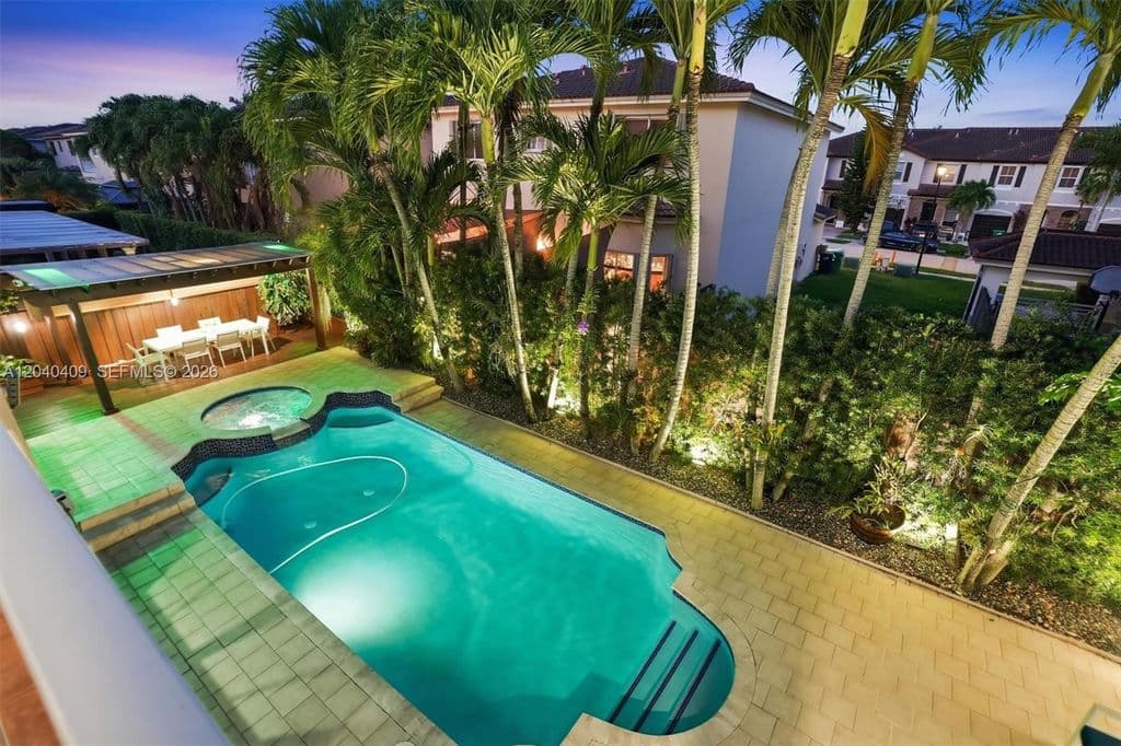 5-bedroom Single-Family Home — 2517 SW 148th Ct