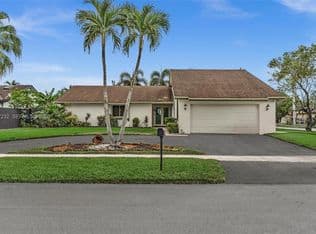 3+1 Müstakil ev — 741 SW 100th Ter, Pembroke Pines, 33025