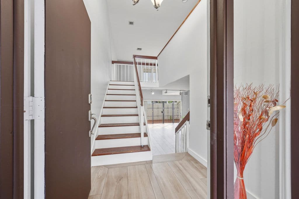 2+1 Mülk — 1461 SW 124th Court #13-c