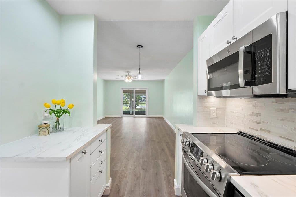 2-bedroom Condo — 1951 NE 39th Street #156