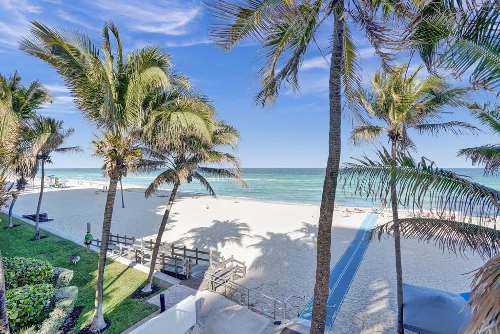 2+1 Condo — 2301 S Ocean Drive #1408