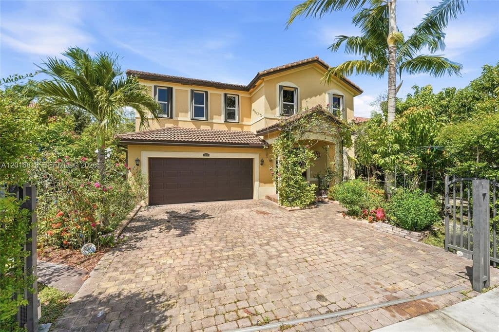 6-bedroom Single-Family Home — 12921 SW 281st St