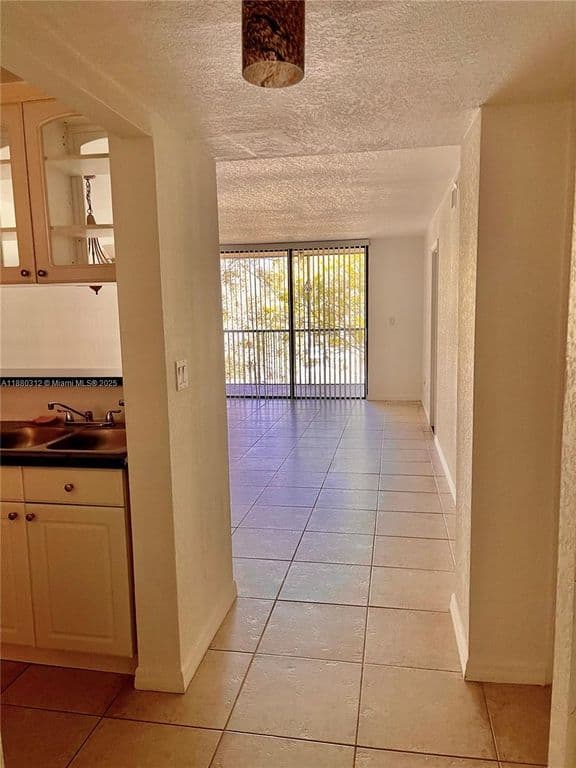 2-bedroom Condo — 6800 Cypress Rd APT 408