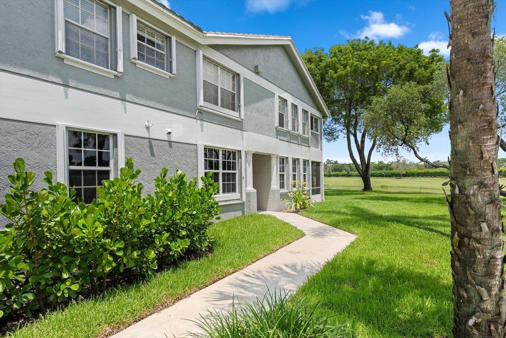2-bedroom Condo — 10315 N Andover Coach Lane #A2