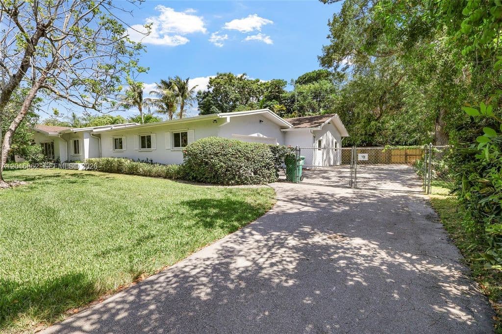 5-bedroom Single-Family Home — 7800 SW 132nd St