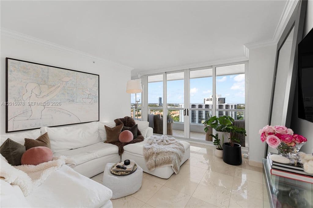 2+1 Condo — 21055 Yacht Club Dr #1707