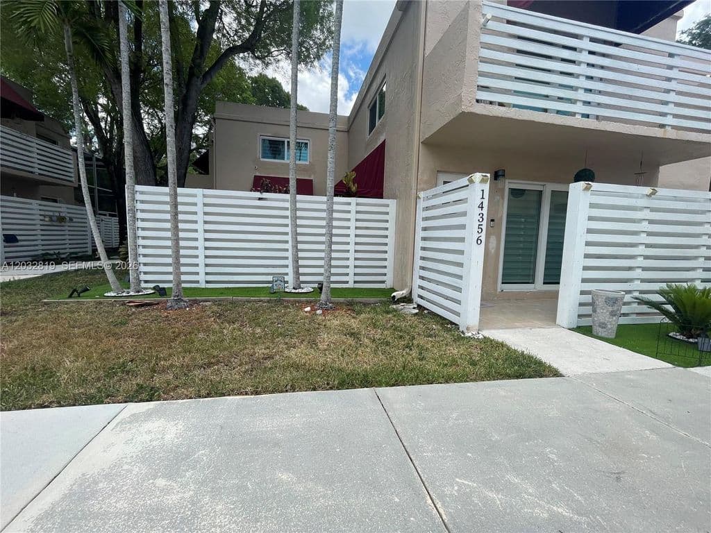 3-bedroom Property — 14356 SW 96th Ter