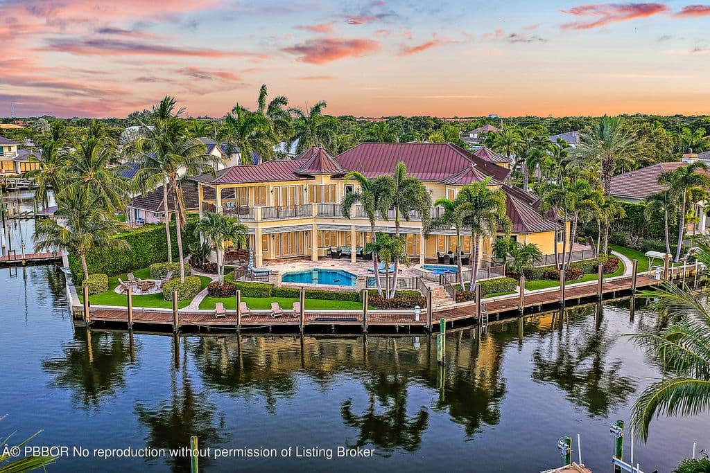 5-bedroom Single-Family Home — 2365 Azure Cir