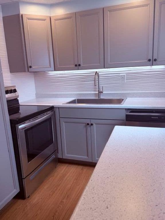 2-bedroom Condo — 331 N Sheffield N #331