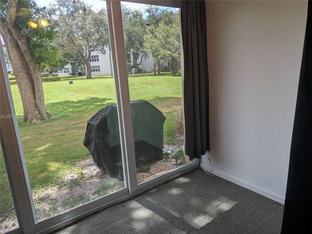 1-bedroom Condo — 9471 Evergreen Pl APT 106