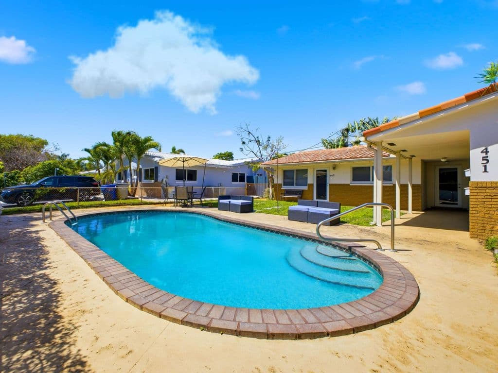5-bedroom Property — 451 SE 1st Avenue #A-B