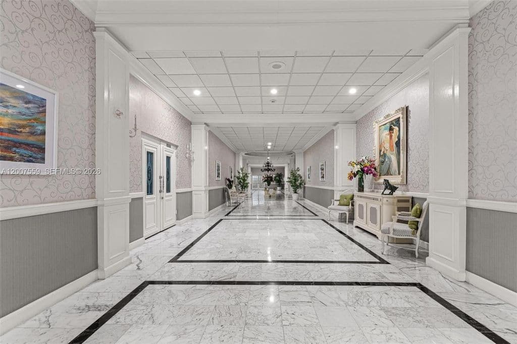 2+1 Condo — 3800 S Ocean Dr APT 301