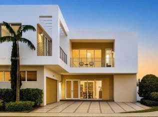 5+1 Müstakil ev — 7472 NW 100th Ave, Doral, 33178