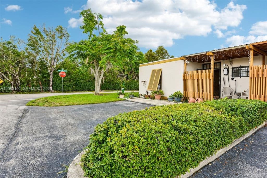 2+1 Mülk — 13130 SW 15th Ln