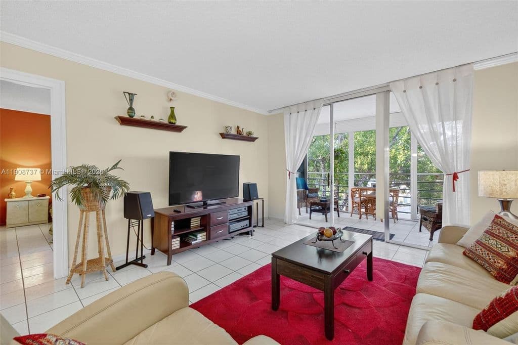 2+1 Mülk — 2901 NW 48th Ave APT 468
