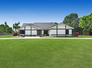4+1 Müstakil ev — 21360 SW 236th St, Homestead, 33031