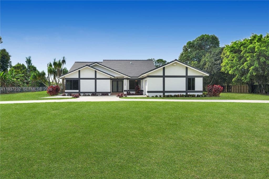 4+1 Müstakil ev — 21360 SW 236th St