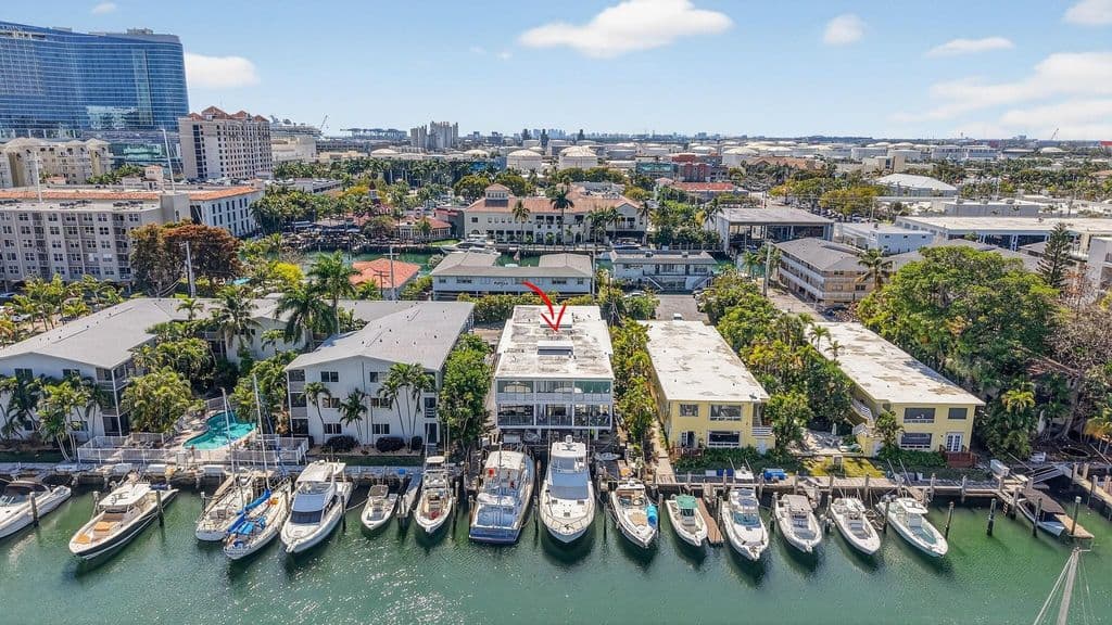 2-bedroom Condo — 1531 SE 15th Street #8