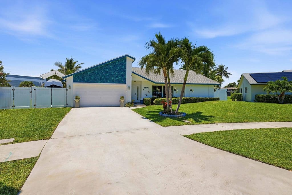 3-bedroom Single-Family Home — 1401 SW 28th Terrace