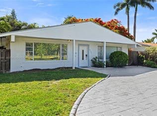 4-bedroom Single-Family Home — 230 NE 5th Ave, Dania Beach, 33004