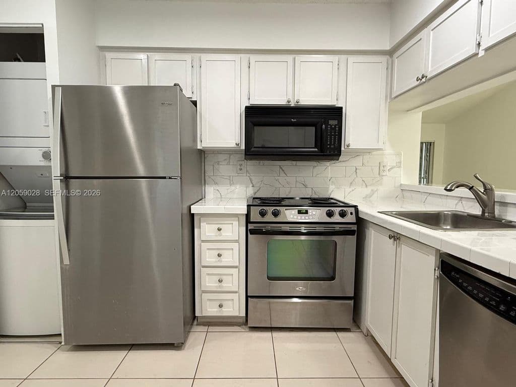 2+1 Condo — 9103 SW 138th Pl #9103