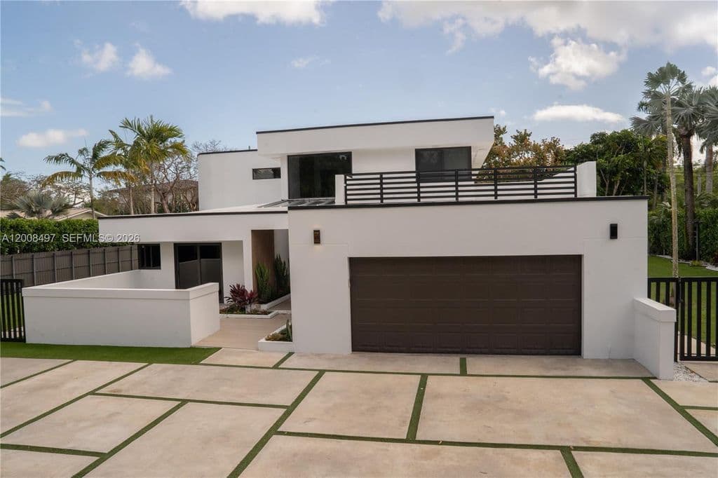 4-bedroom Single-Family Home — 10475 SW 72nd Ave