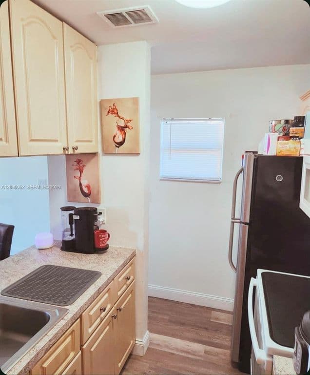 3-bedroom Condo — 6480 W 27th Ct #54-22