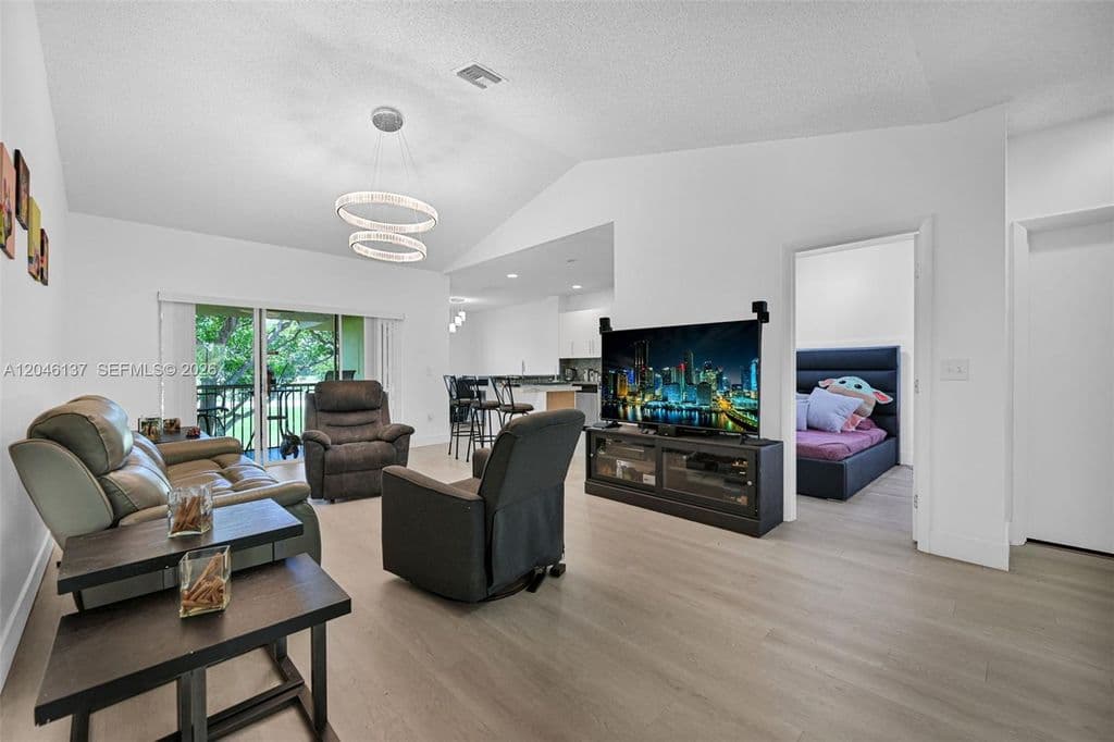 2+1 Mülk — 16379 Malibu Dr #50