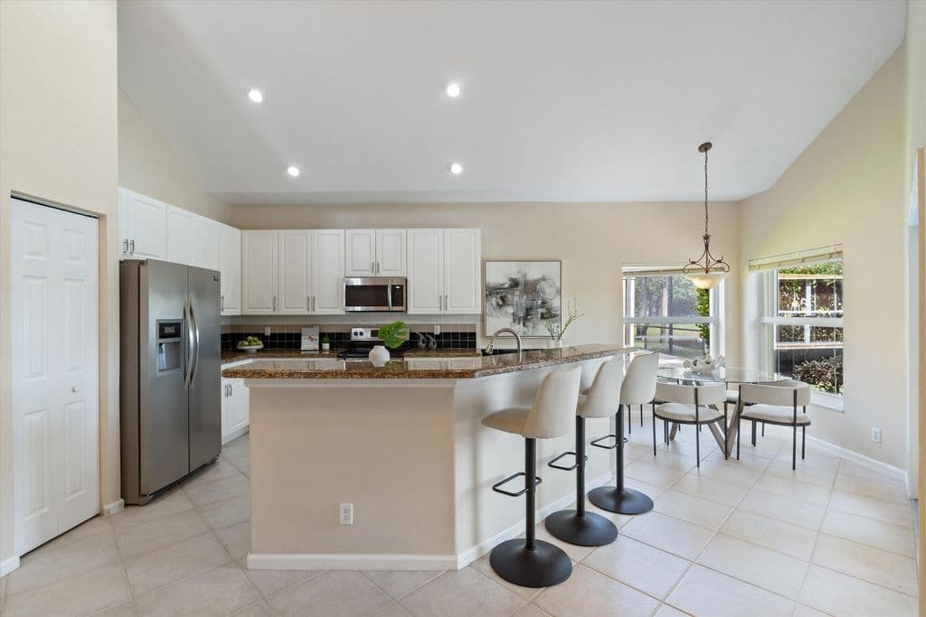 4-bedroom Single-Family Home — 11259 NW 65th Manor